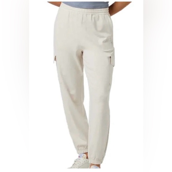 Vuori Pants - NWT Vuori Boyfriend Cargo DreamKnit Jogger in Milkweed Heather-size Medium